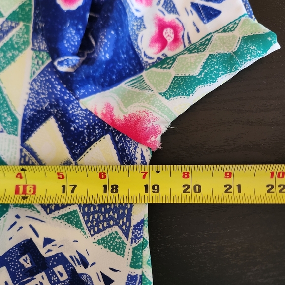 Vintage 1980s Blue Short Sleeve Bright Abstract Blouse Top 80s Office Preppy 90s - Picture 9 of 10